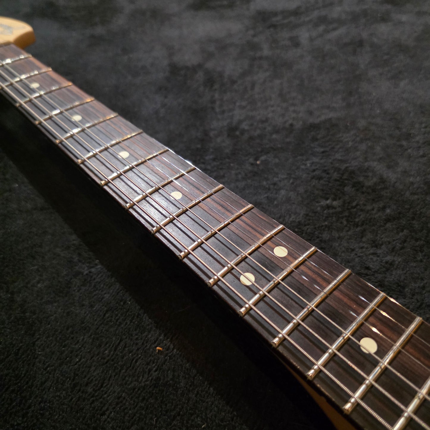 Fender American Performer Stratocaster HSS with Rosewood Fretboard Aubergine
