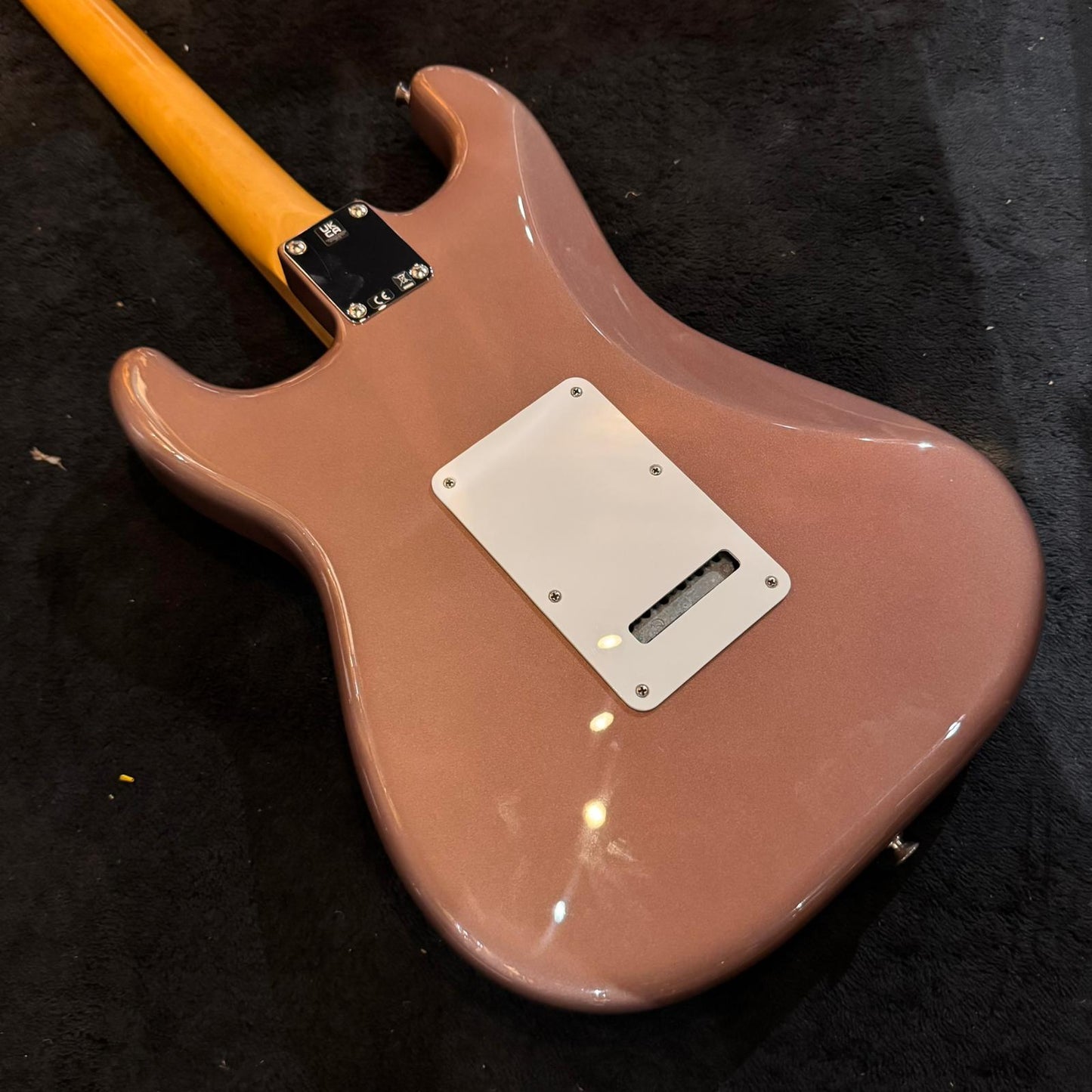 Fender Vintera '60s Stratocaster Modified with Pau Ferro Fretboard Burgundy Mist Metallic