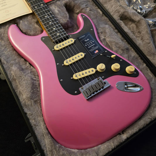 Fender USA Ultra Stratocaster 2023 - Bubble Gum Metallic
