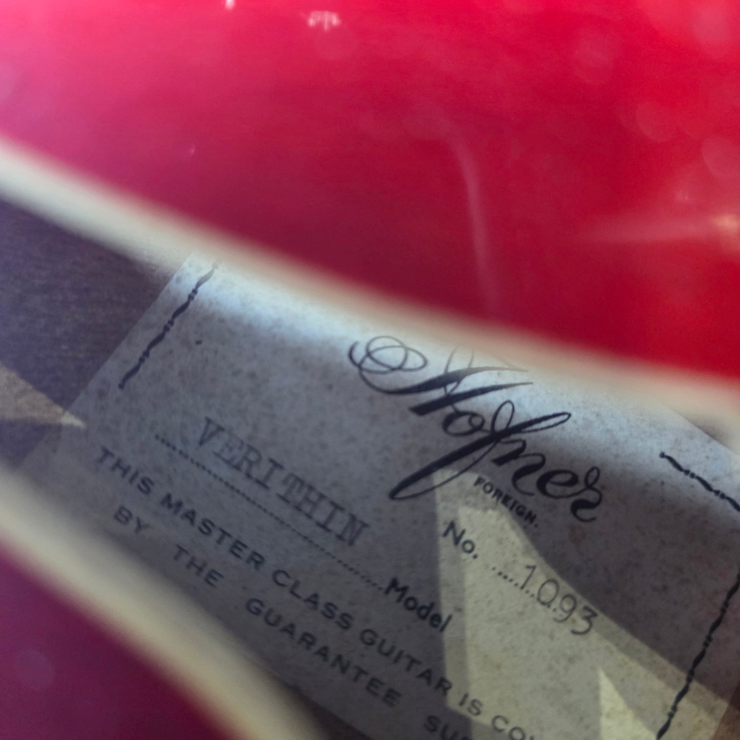 Hofner Verithin 1962-1964 in Cherry Red