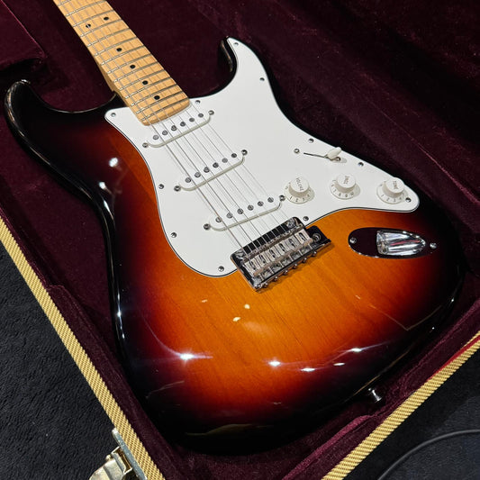 Fender American Standard Stratocaster with Maple Fretboard 2011 3-Color Sunburst