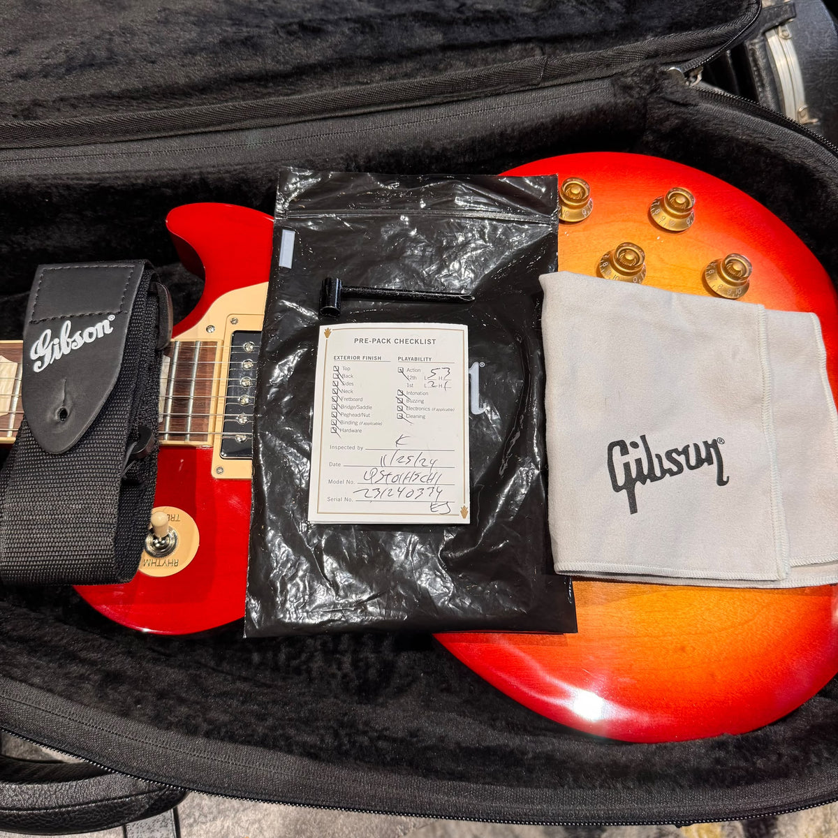 Gibson Les Paul Studio 2024 - Cherry sunburst