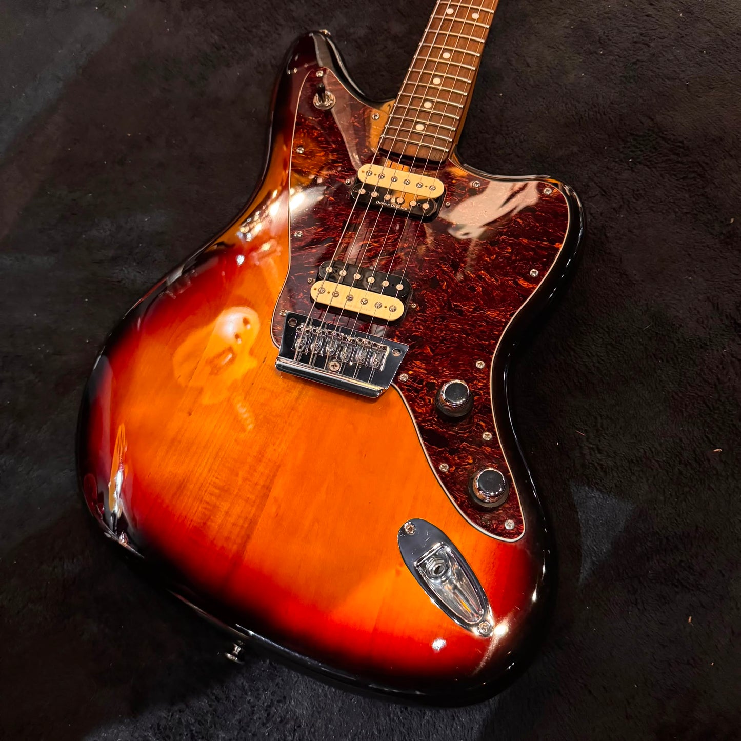 Squier Vintage Modified Jaguar HH with Rosewood Fretboard 2011 - 2017 - 3-Color Sunburst