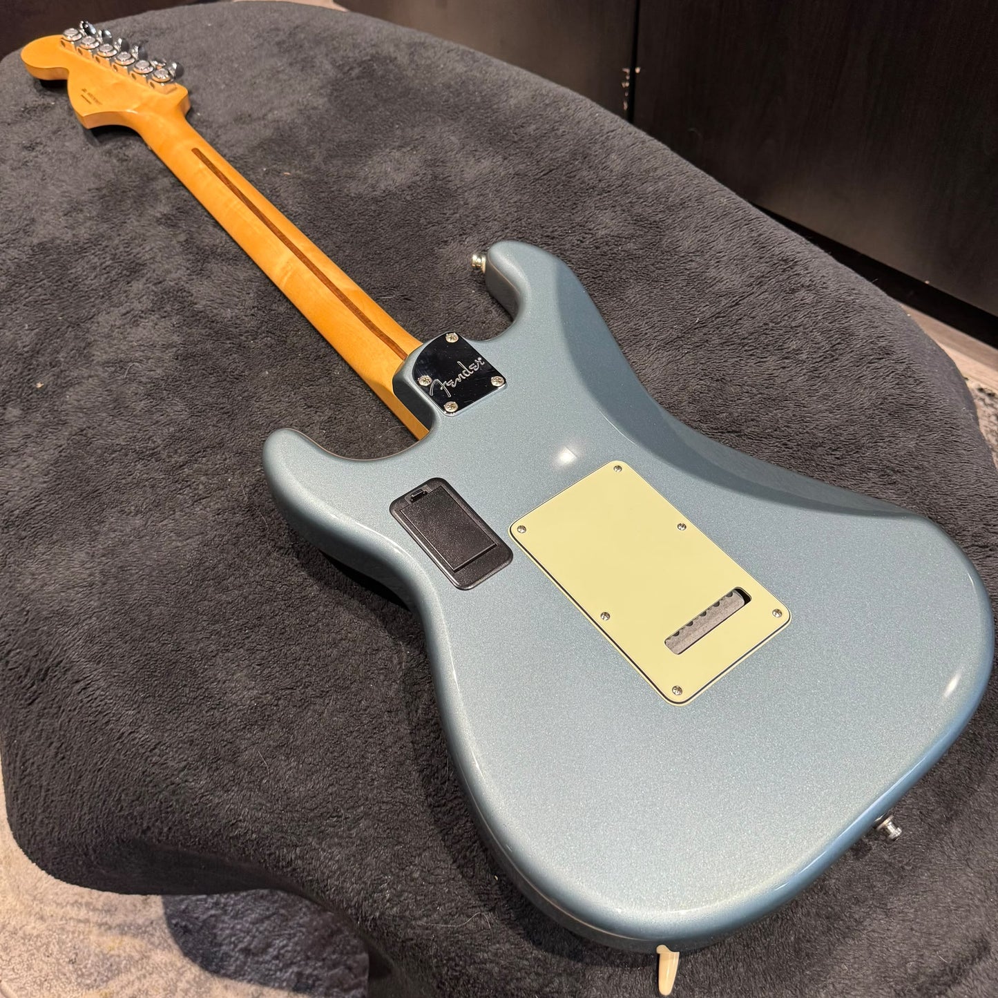 Fender Deluxe Roadhouse Strat 2018 - Mystic Iced Blue