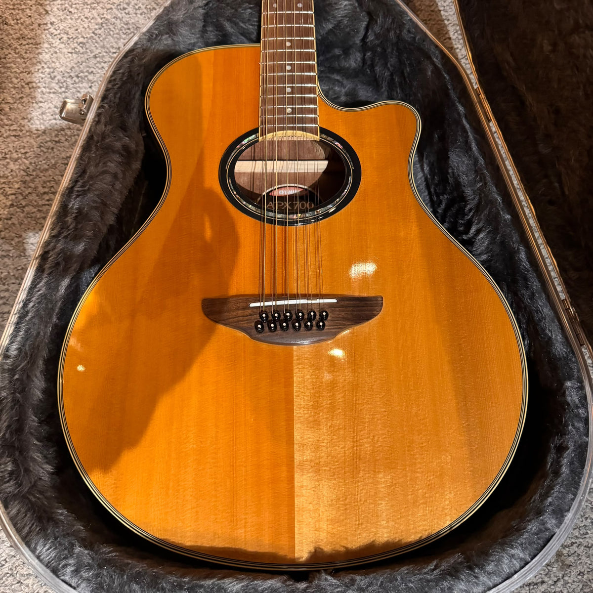 Yamaha APX700II - 12 Thinline Acoustic/Electric Cutaway 12String 2010s - Natural
