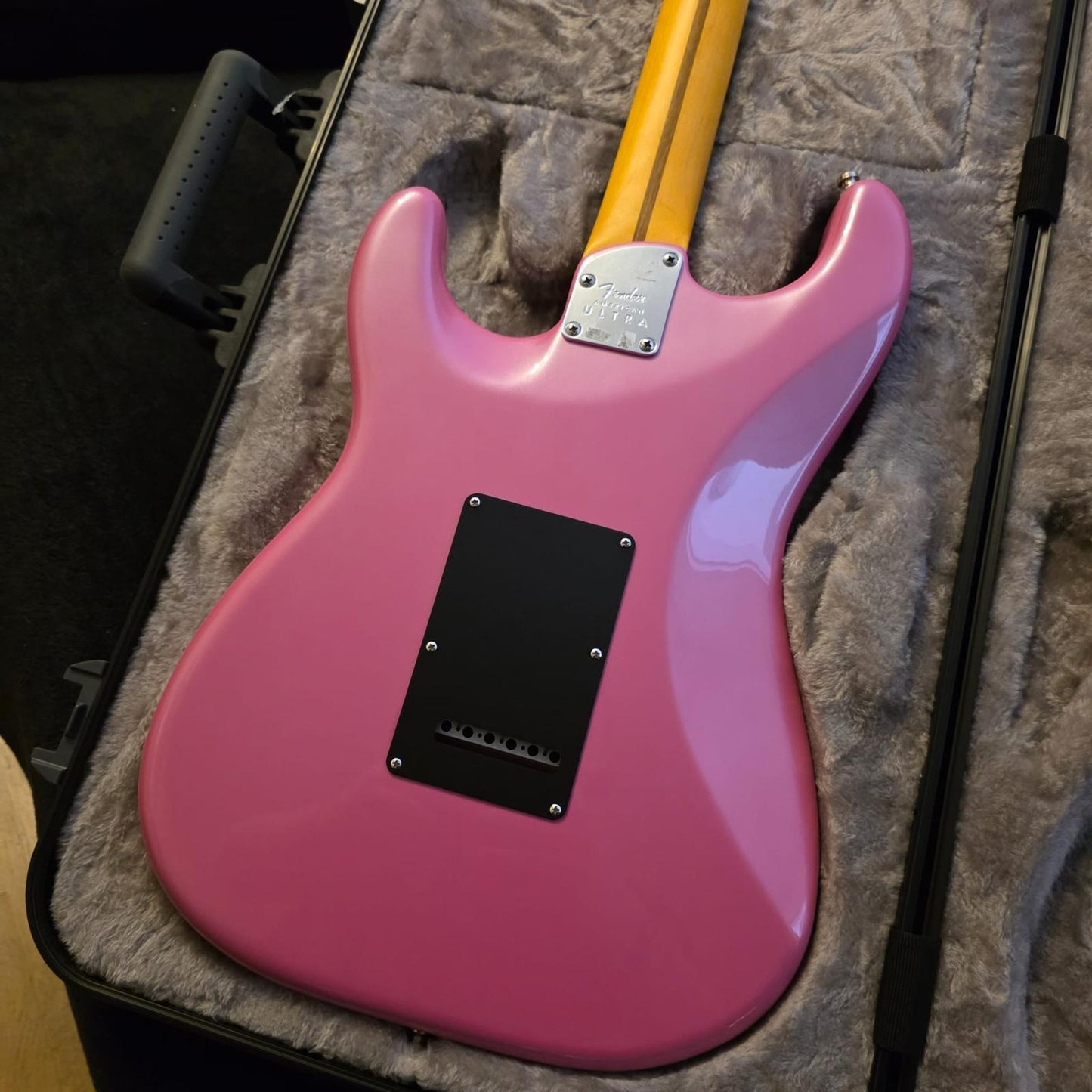 Fender USA Ultra Stratocaster 2023 - Bubble Gum Metallic