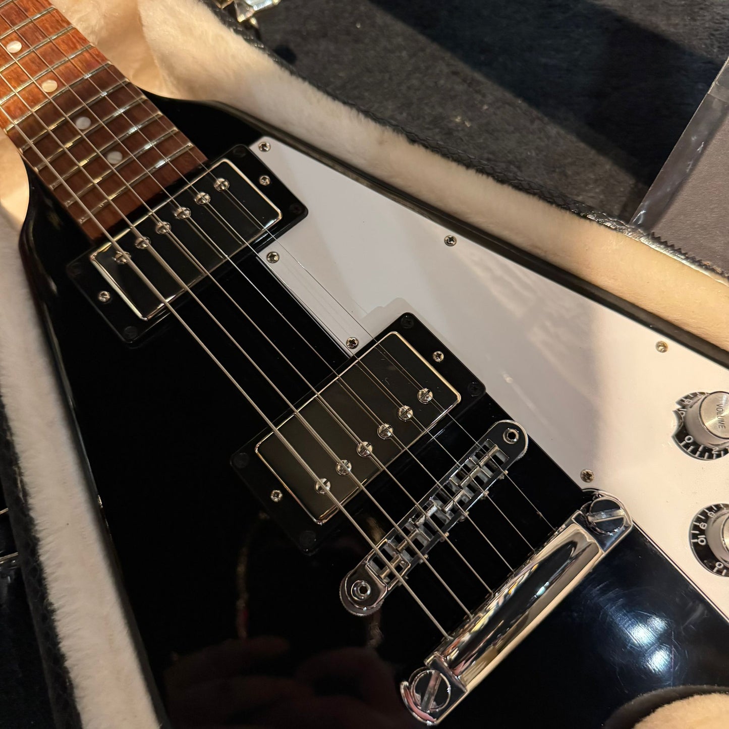 Gibson Flying V T 2014 with dirty finger pickups