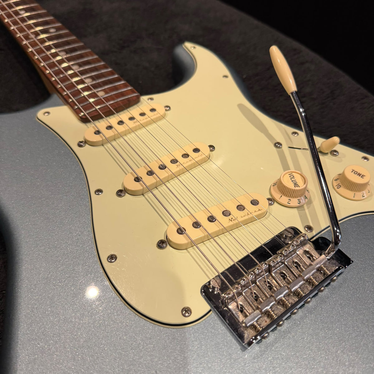 Fender Deluxe Roadhouse Strat 2018 - Mystic Iced Blue