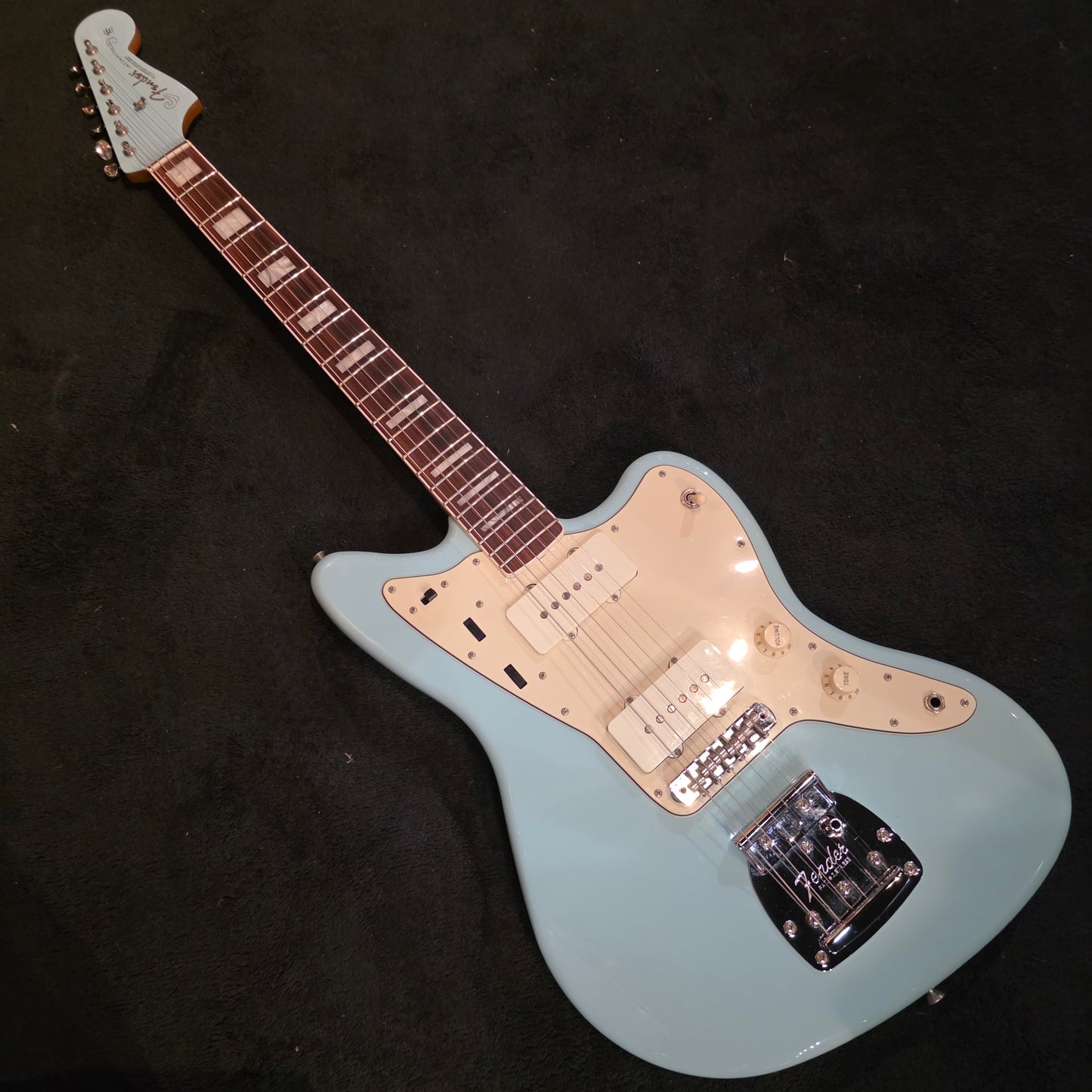 Fender Limited Edition 60th Anniversary Classic Jazzmaster with Matching Headstock 2018 - Daphne Blue