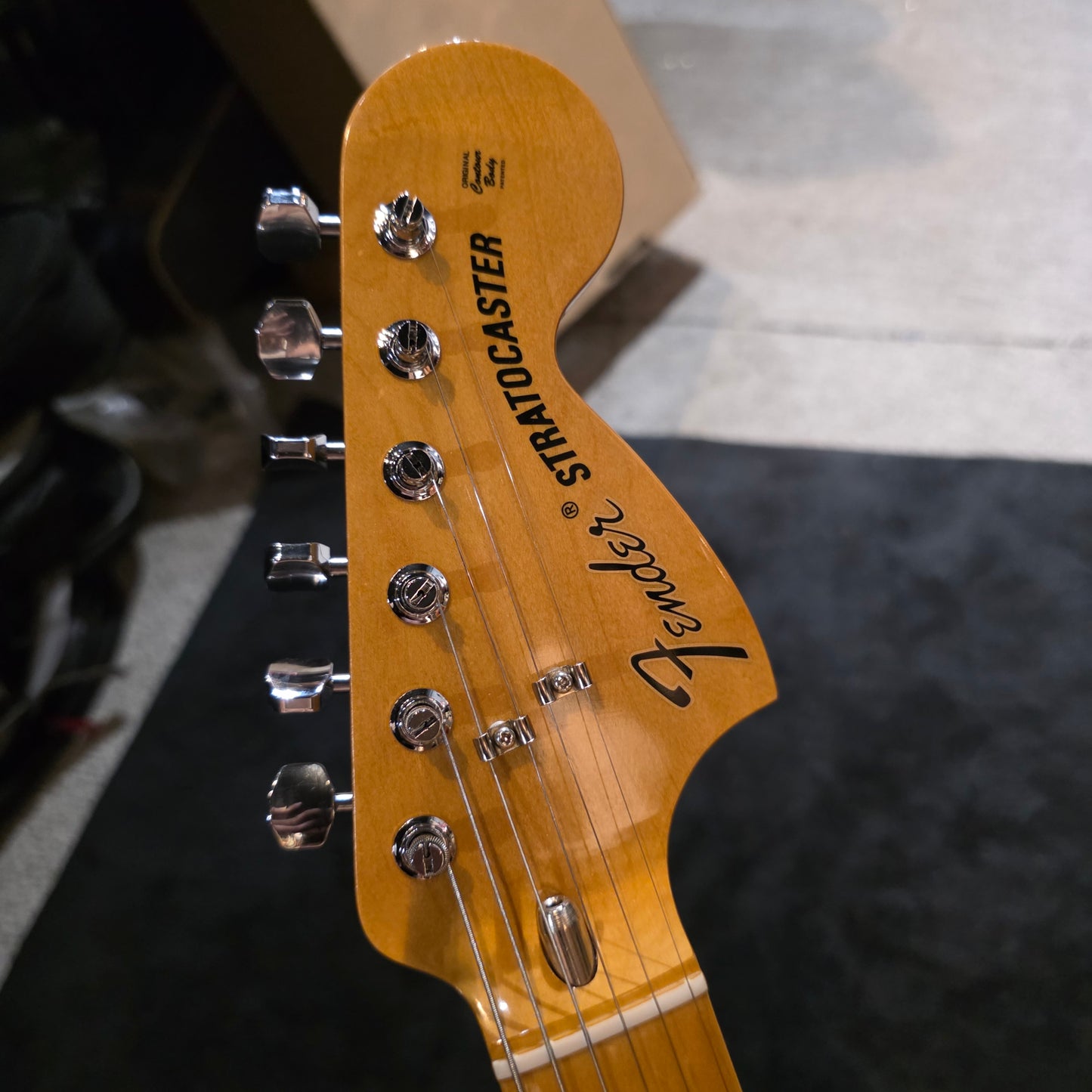 Fender Vintera II '70s Stratocaster with Maple Fretboard 2025 - Vintage White
