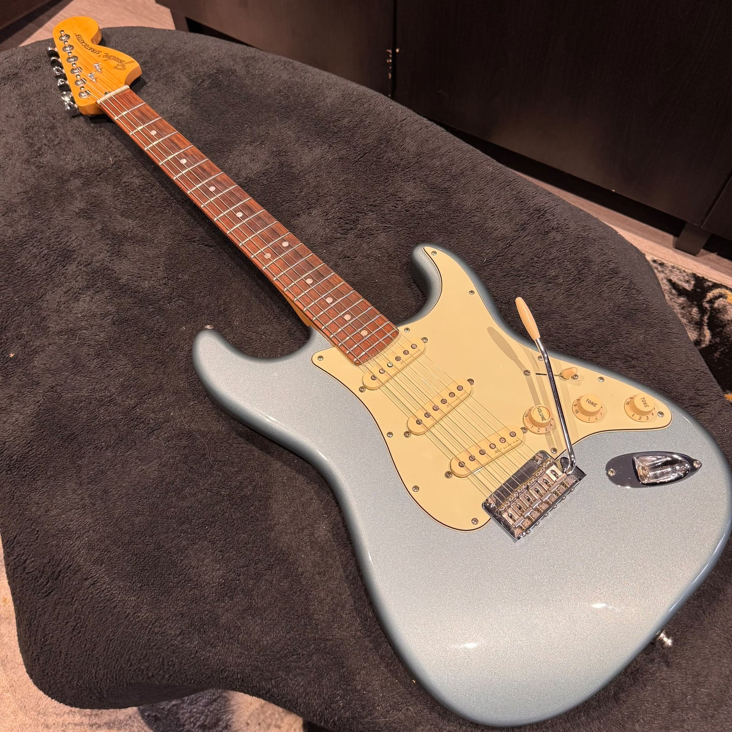 Fender Deluxe Roadhouse Strat 2018 - Mystic Iced Blue