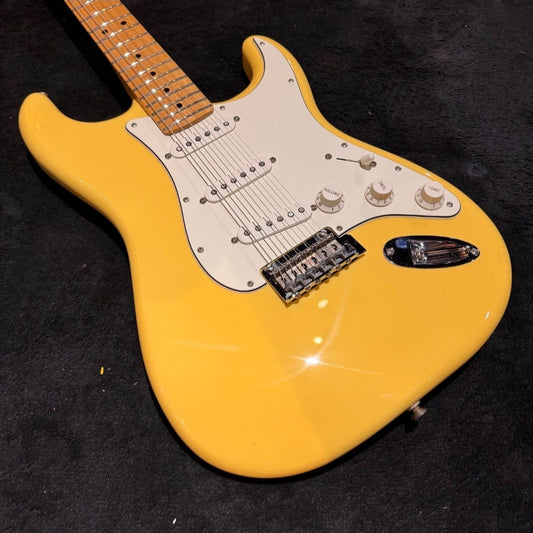 Fender Player Stratocaster with Maple Fretboard Buttercream