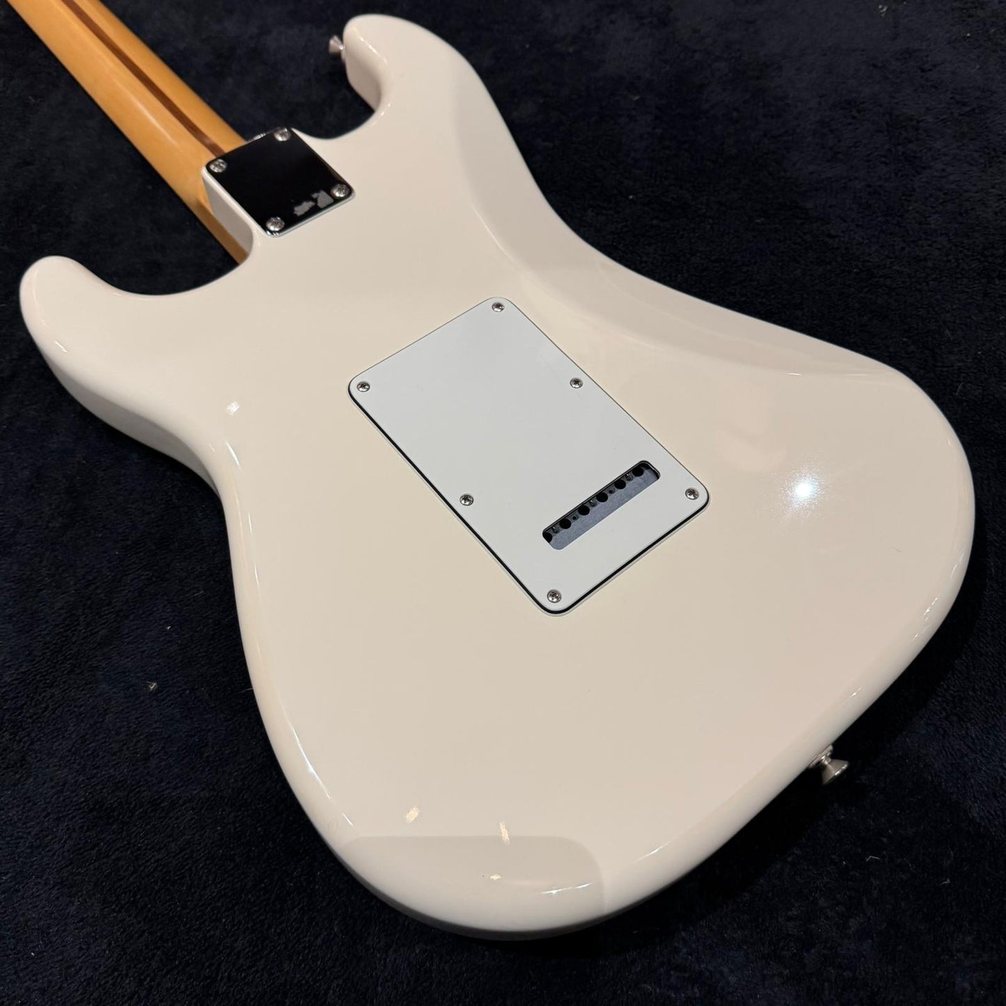 Fender Standard Stratocaster with Rosewood Fretboard 2015 - Arctic White