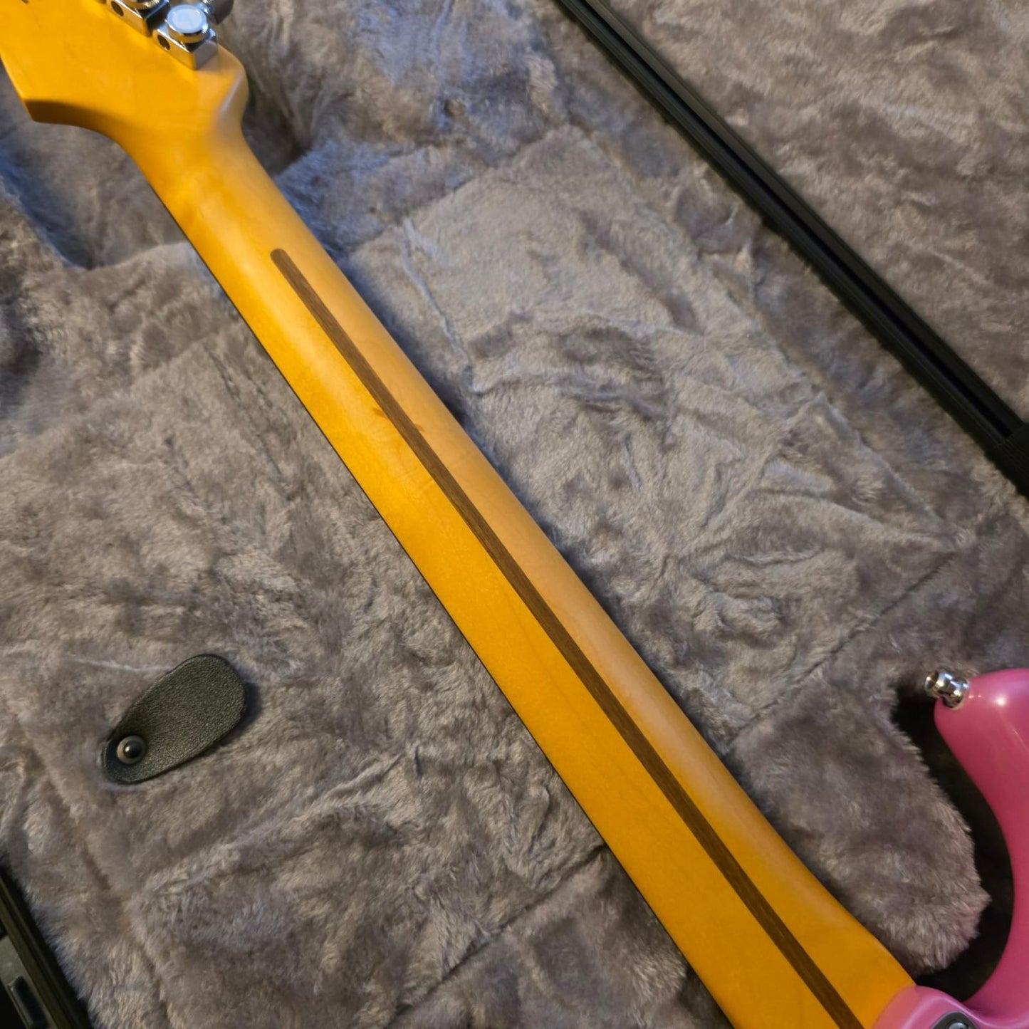 Fender USA Ultra Stratocaster 2023 - Bubble Gum Metallic