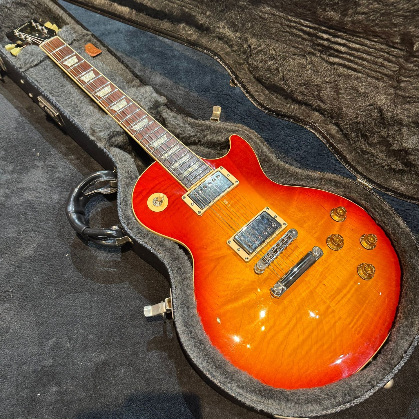 Gibson Les Paul Standard with '60s Neck Profile 2003 - Heritage Cherry Sunburst