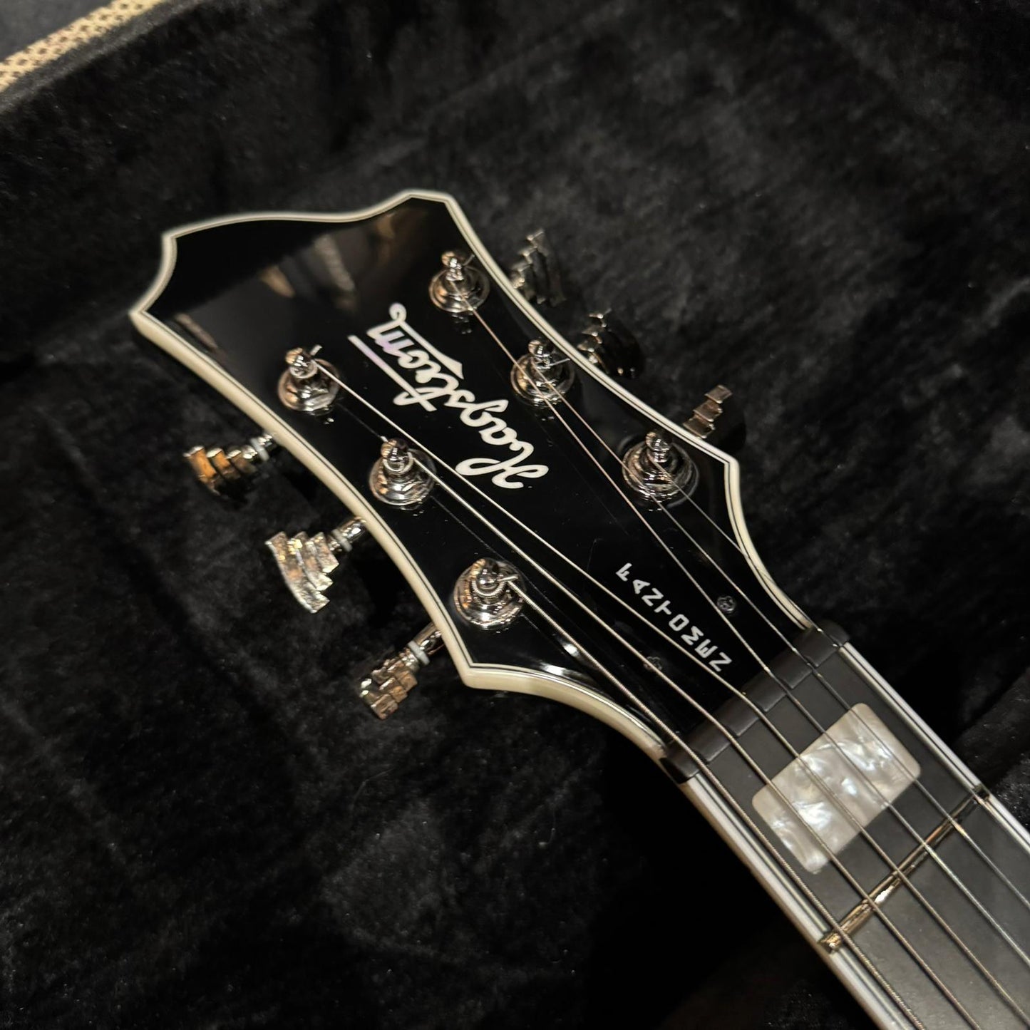 Hagstrom Fantomen LTD Edition Cosmic Burst with Hard Case