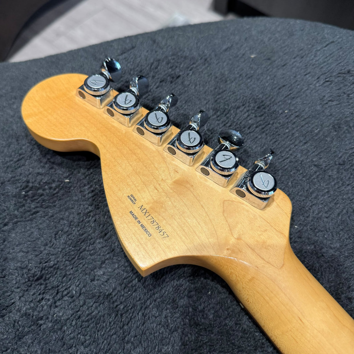 Fender Deluxe Roadhouse Strat 2018 - Mystic Iced Blue