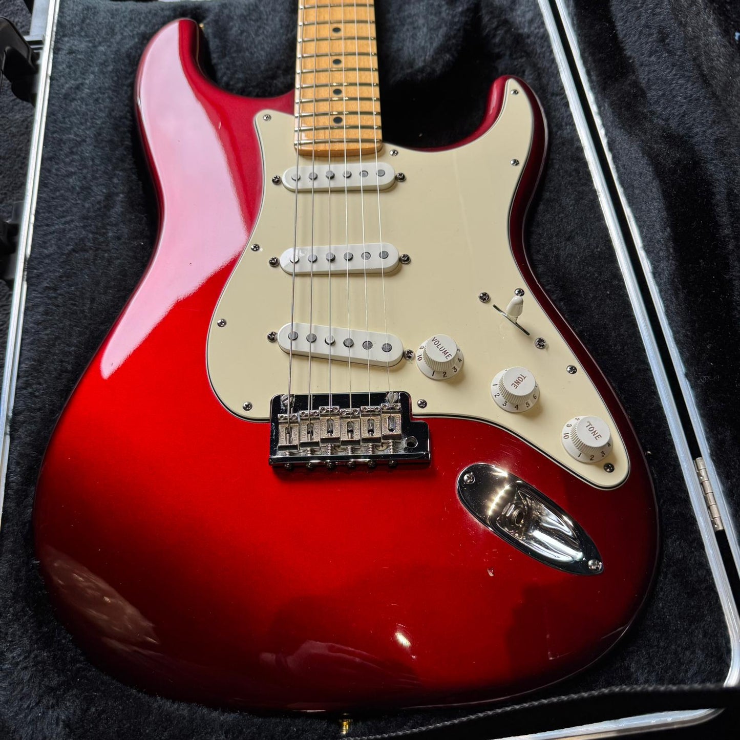 Fender American Series Stratocaster with Maple Fretboard 2008 - Candy Cola