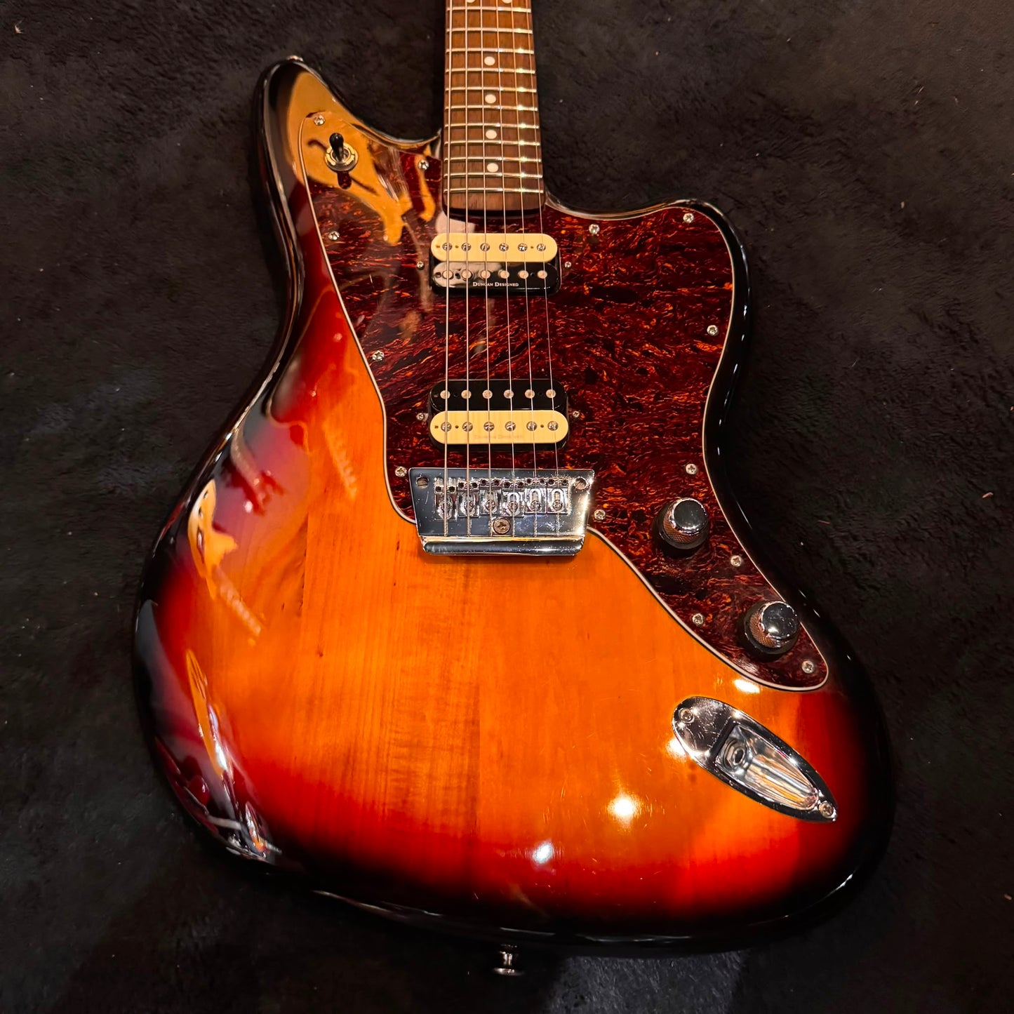 Squier Vintage Modified Jaguar HH with Rosewood Fretboard 2011 - 2017 - 3-Color Sunburst