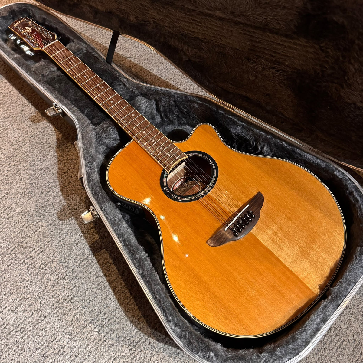 Yamaha APX700II - 12 Thinline Acoustic/Electric Cutaway 12String 2010s - Natural