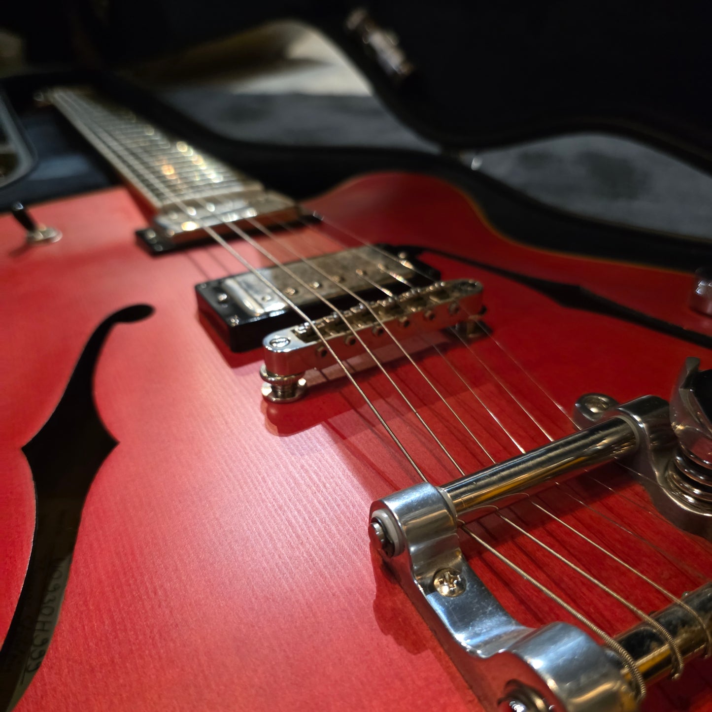 Hofner President Gold Label Custom Shop Cherry Red