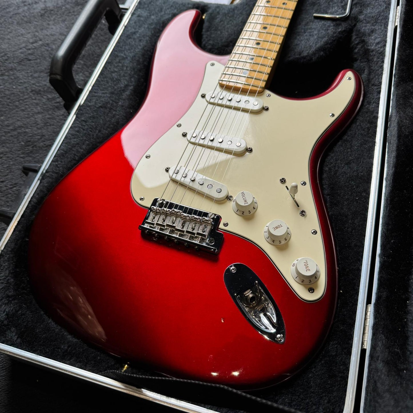 Fender American Series Stratocaster with Maple Fretboard 2008 - Candy Cola