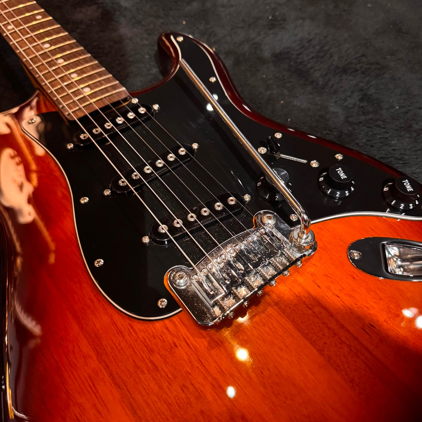 G&L Tribute Series S-500 with Rosewood Fretboard 2010 - 2017 - Tobacco Sunburst