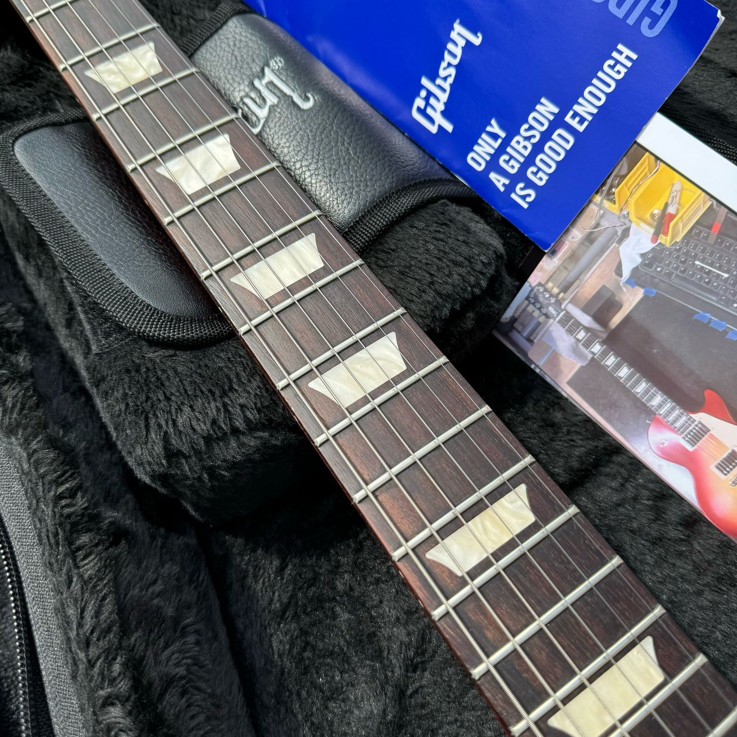 Gibson Les Paul Tribute - Satin Cherry Sunburst