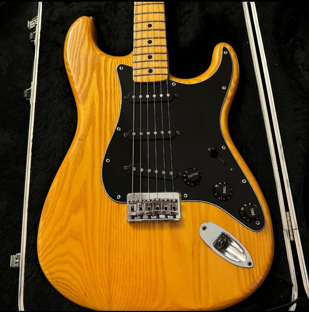 Fender Stratocaster Hard Tail with Maple Fretboard 1978