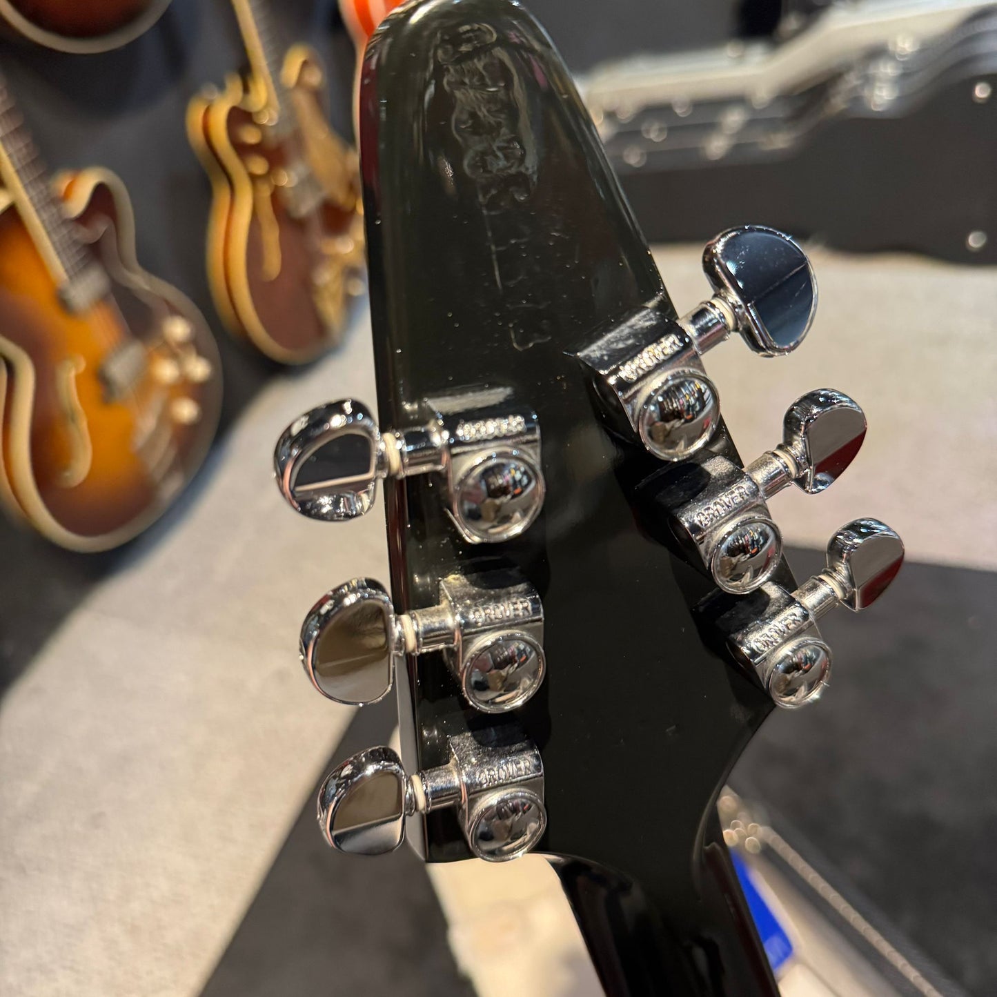 Gibson Flying V T 2014 with dirty finger pickups