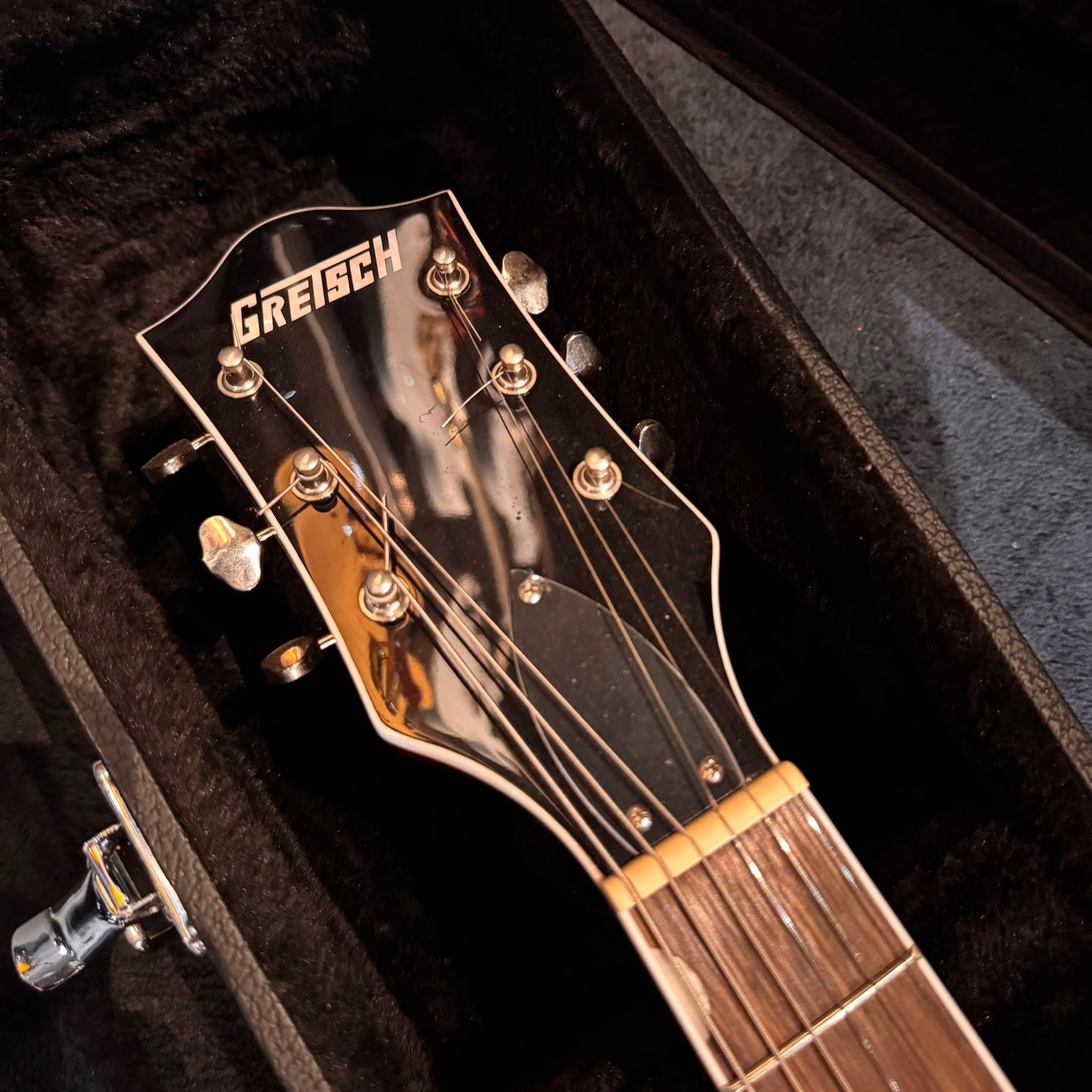 Gretsch G5420T Electromatic with Fitted Gretsch hardcase 2022 - Present - Walnut Stain