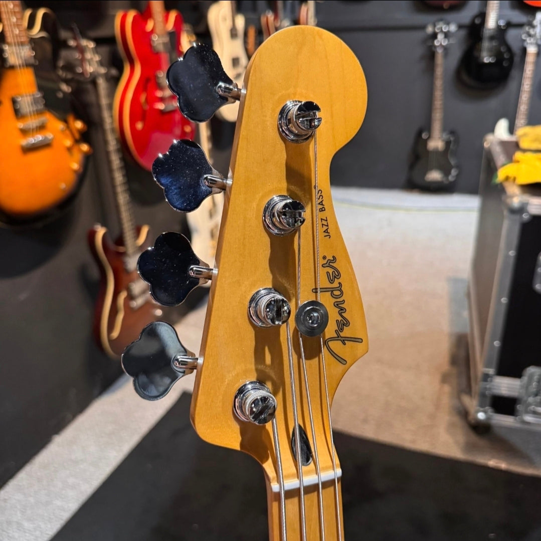 Fender Player Jazz Bass with Maple Fretboard Black