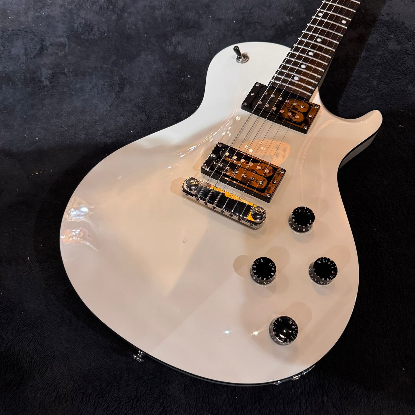 PRS SE Mark Tremonti - white