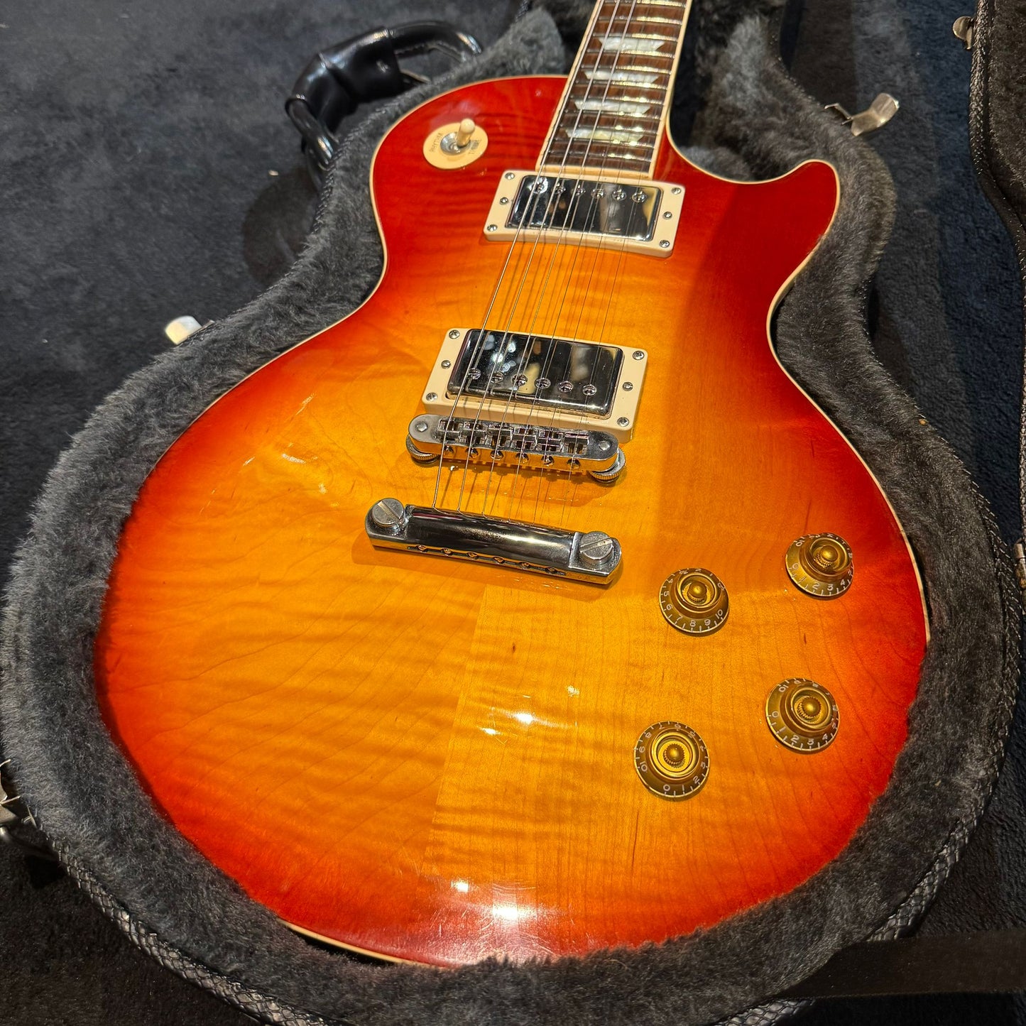 Gibson Les Paul Standard with '60s Neck Profile 2003 - Heritage Cherry Sunburst