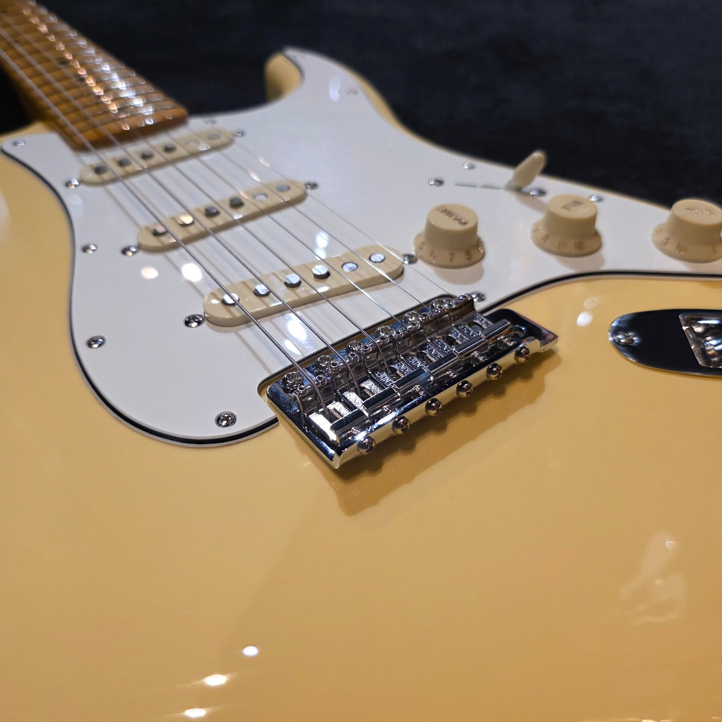 Fender Vintera II '70s Stratocaster with Maple Fretboard 2025 - Vintage White
