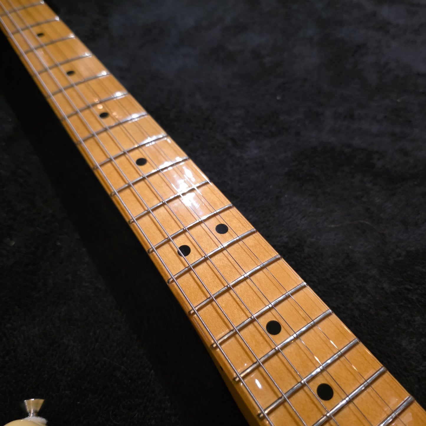 Fender Vintera II '70s Stratocaster with Maple Fretboard 2025 - Vintage White