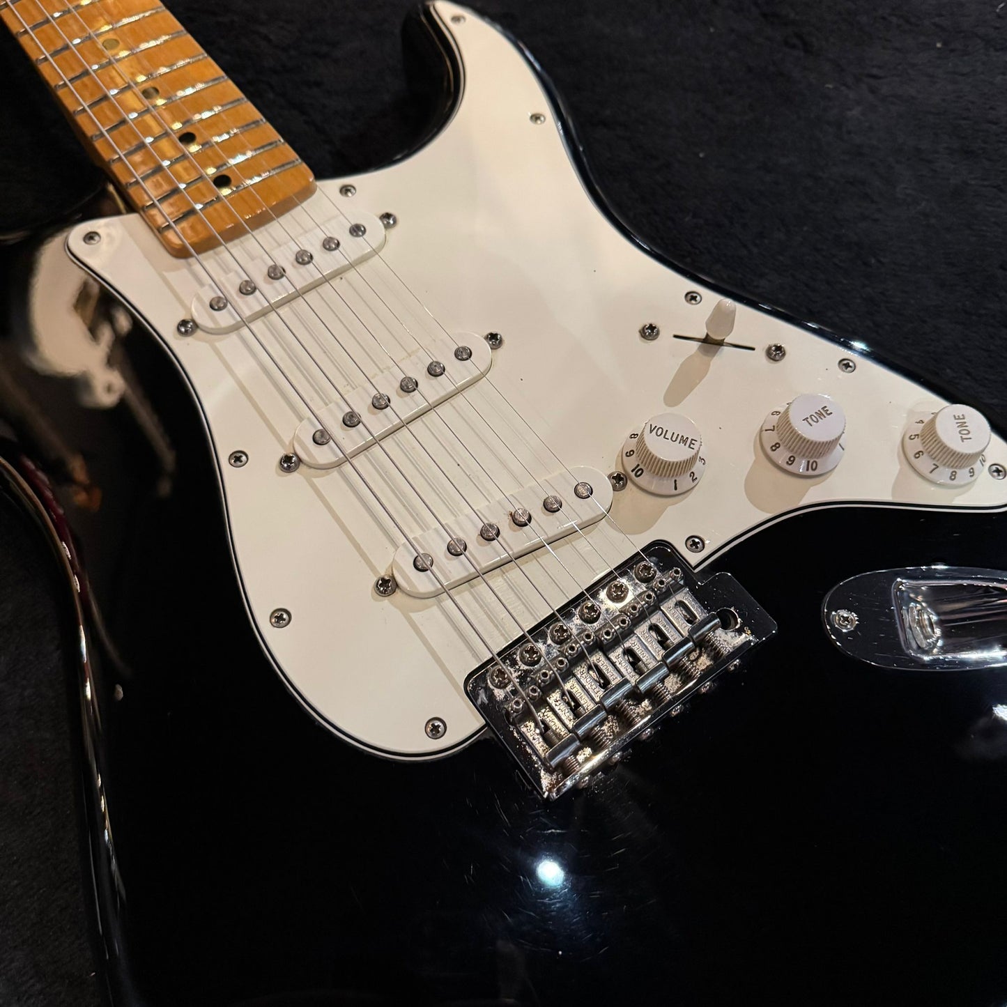 Fender Standard Stratocaster with Maple Fretboard Black