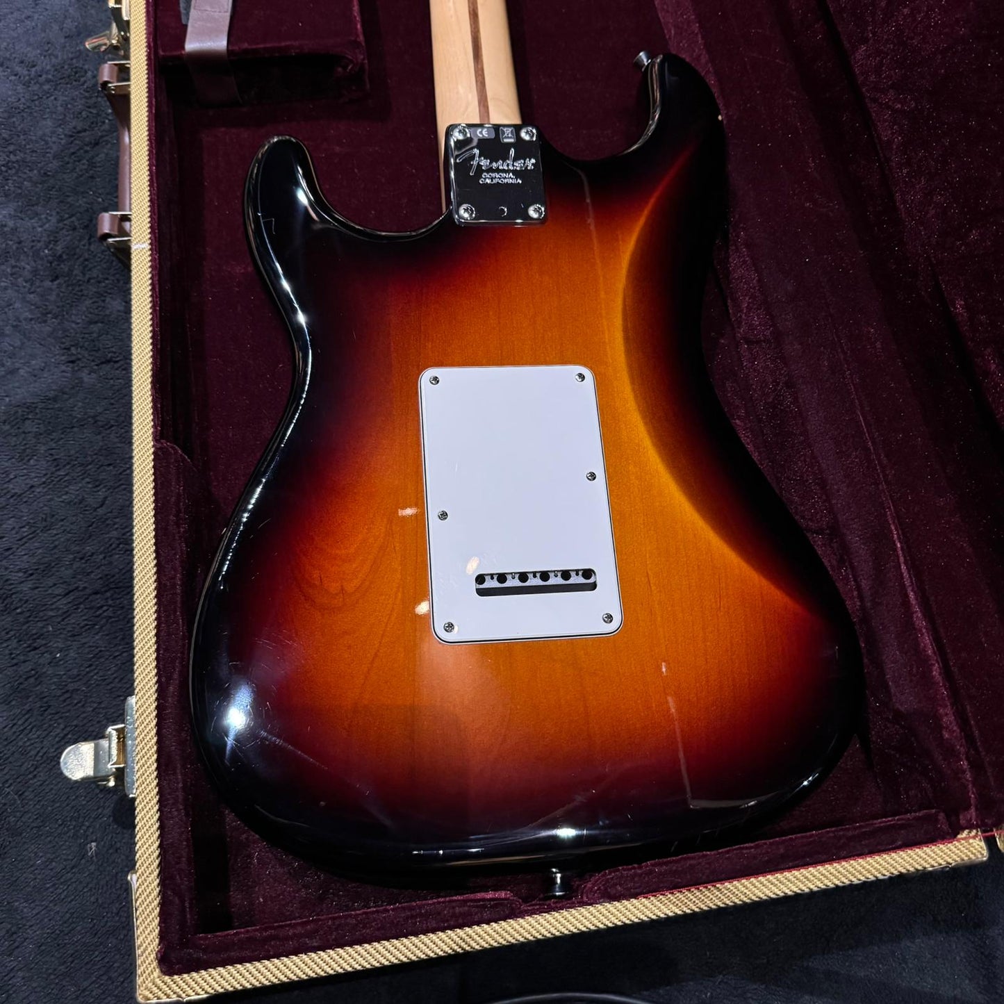 Fender American Standard Stratocaster with Maple Fretboard 2011 3-Color Sunburst
