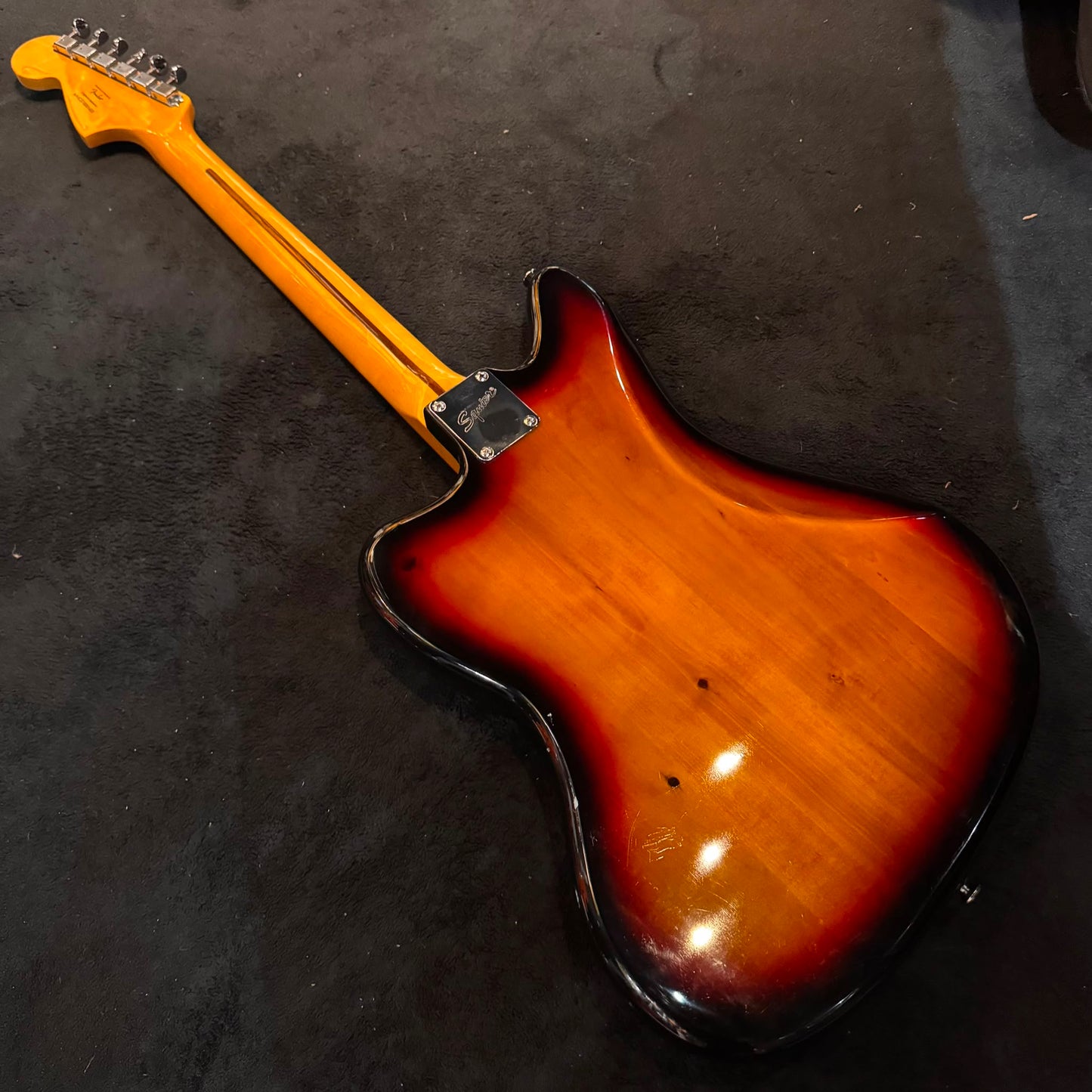 Squier Vintage Modified Jaguar HH with Rosewood Fretboard 2011 - 2017 - 3-Color Sunburst