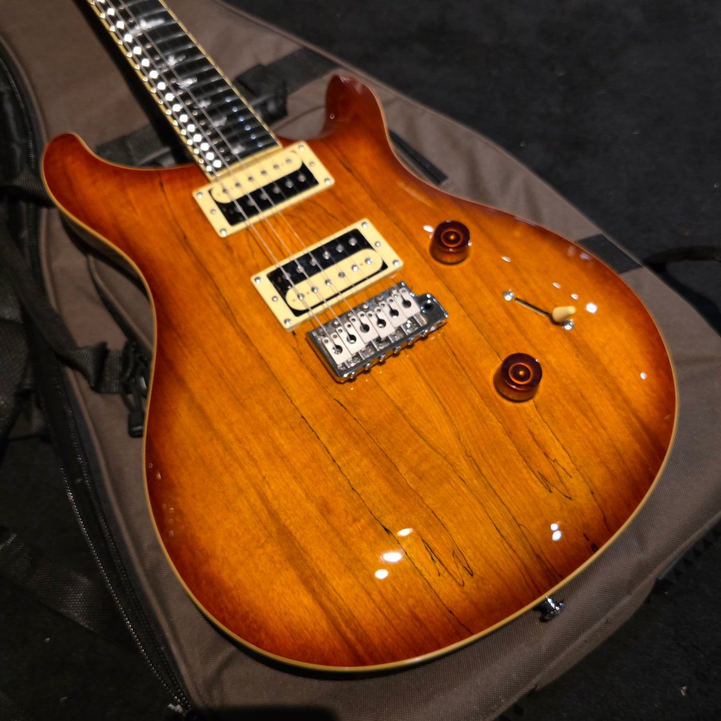 PRS SE Custom 24- Spalted Maple Top - Vintage Sunburst