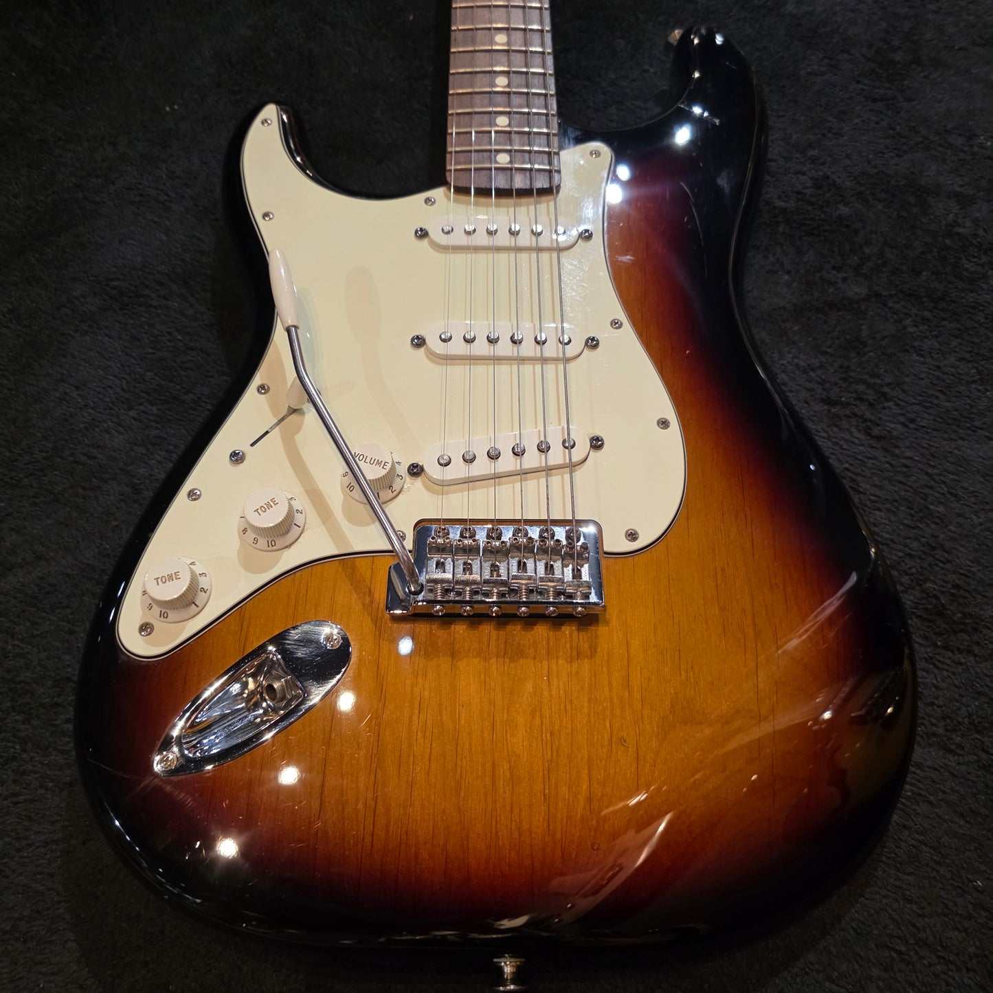 Fender Standard Stratocaster 2012- 3 tone sunburst - LEFT-HANDED
